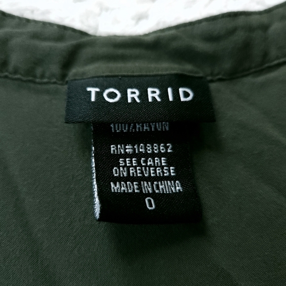 Torrid Rayon Slub Button-front Dolman Top Plus Size 0 - Picture 4 of 7